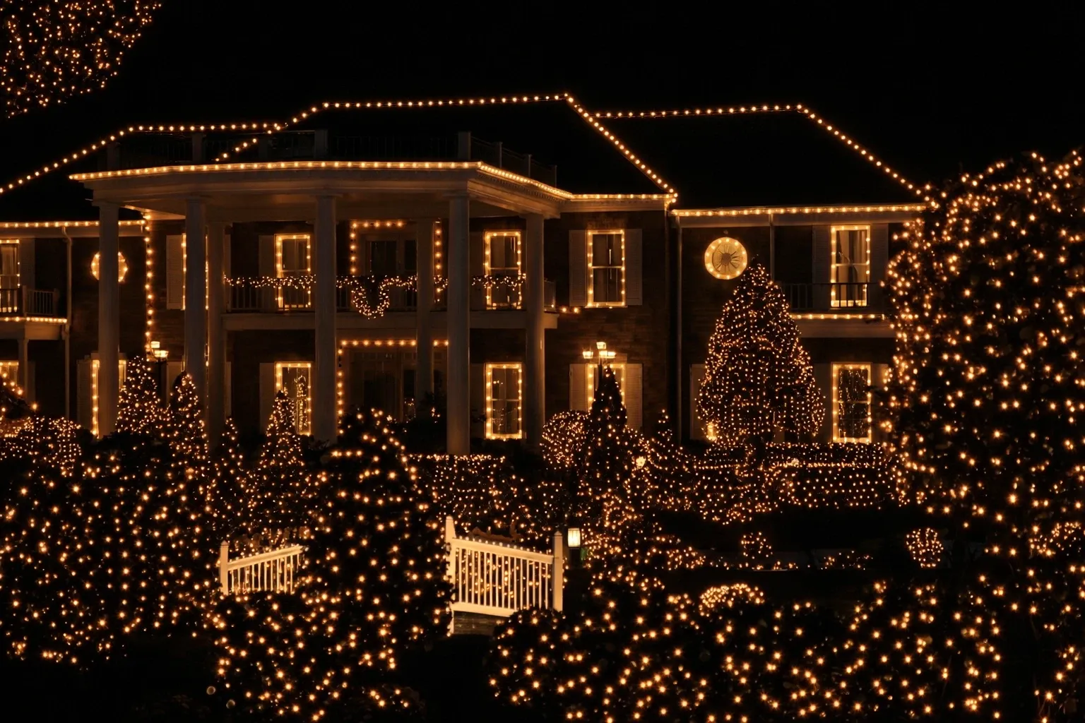 Holiday Decorating & Lighting